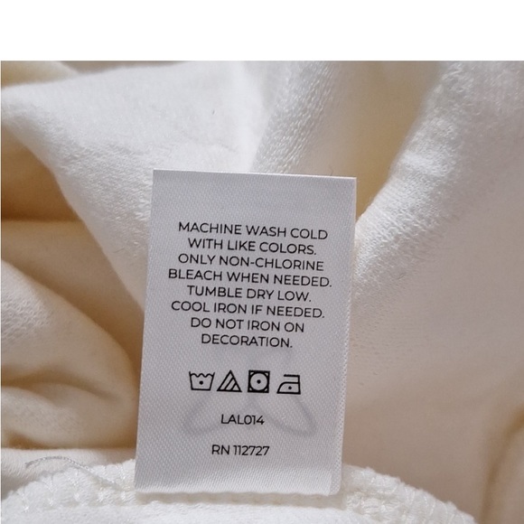 NEW! Laila Ali Cable Knit Sweater Sweatshirt Cream Quilted design Logo on Sleeve - Picture 7 of 11